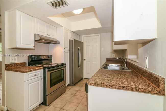 Building Photo - 161 NE 20th St