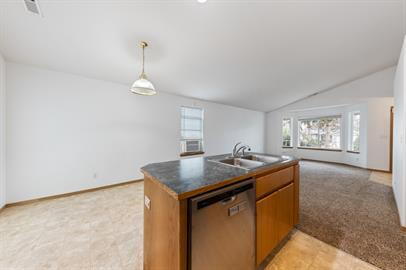 Building Photo - Charming 3 bedroom home