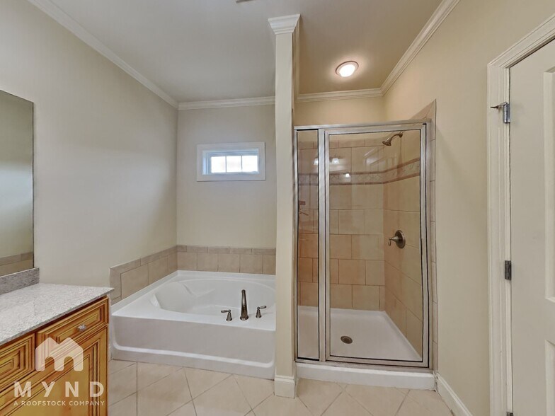 Building Photo - 3020 Eltham Pl