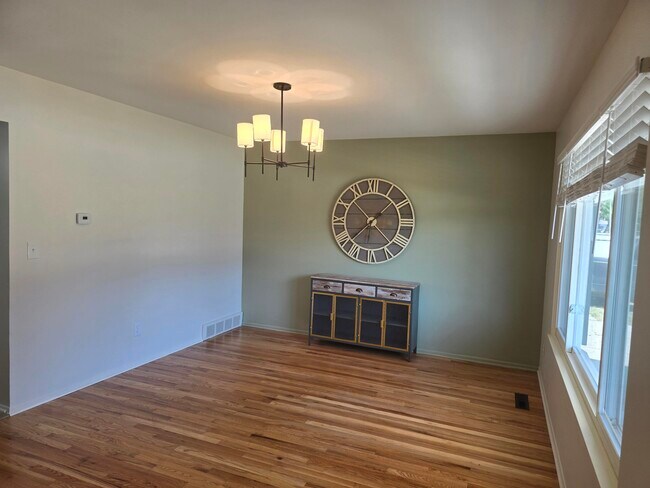 Building Photo - 15353 Huff