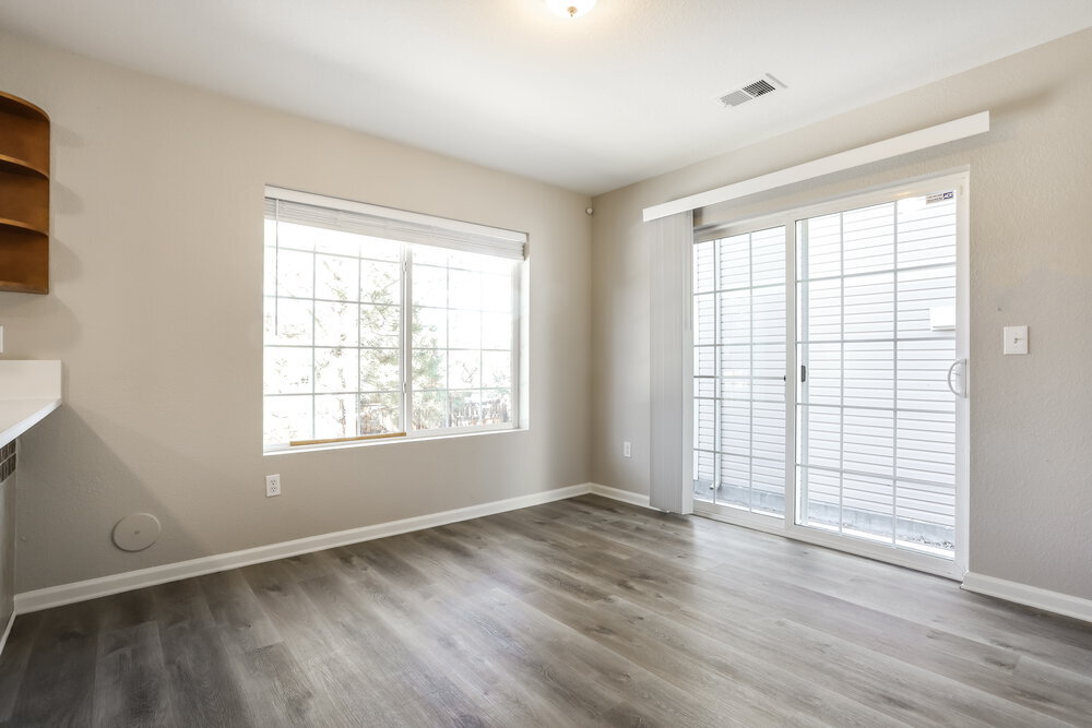 Building Photo - 2235 Coach House Loop