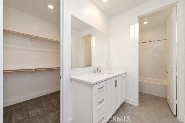 Building Photo - 548 Mulligan
