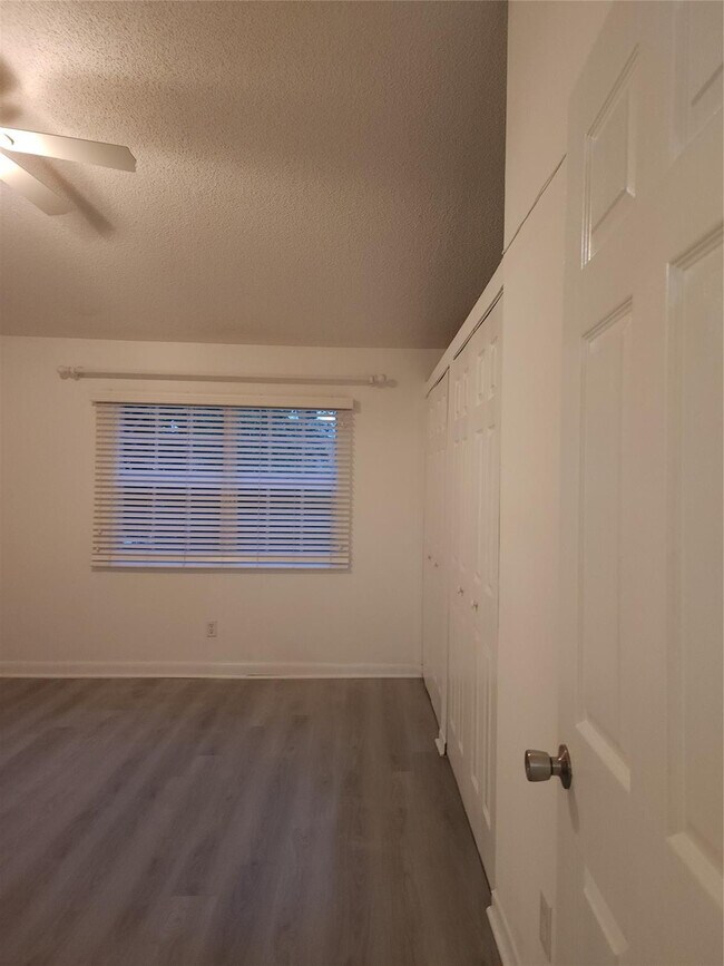 Building Photo - 2877 Belmont Ln