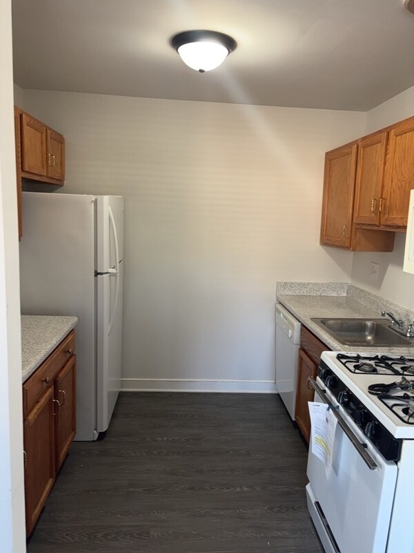 Building Photo - 5604 Crenshaw Rd