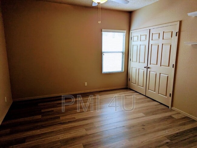 Building Photo - 2317 Garden Rd NE