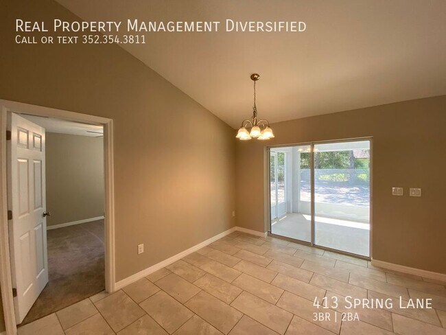 Building Photo - 413 Spring Ln