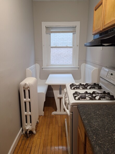 Breakfast Nook - 3514 14th Ave S