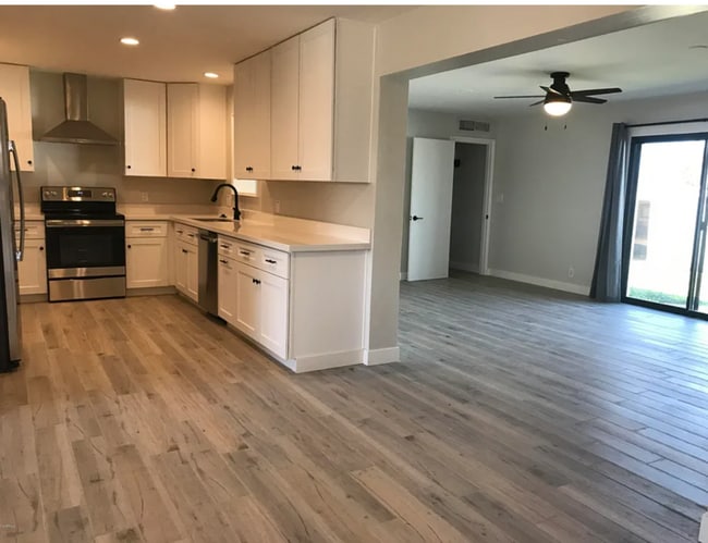 Building Photo - 830 S Lazona Dr