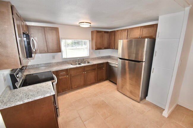 Building Photo - 2709 Deep Forest Cir