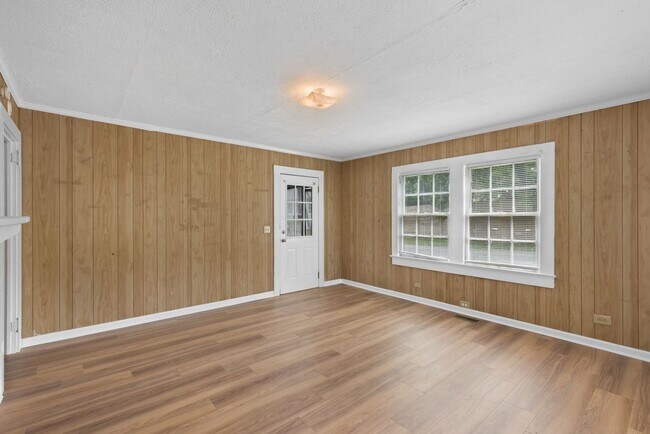 Building Photo - Freshly Updated 3BR Home in Opelika – Clean, Bright, Move-In Ready