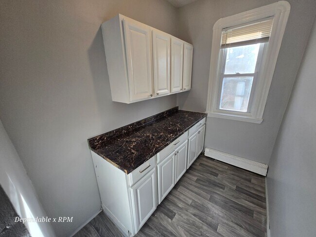 Building Photo - 22 Normandy St