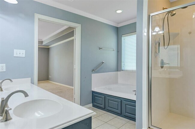 Building Photo - 3815 Sumner Ct