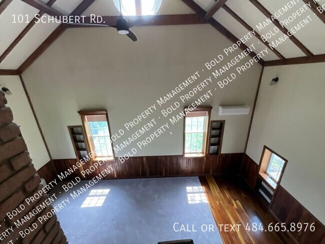 Building Photo - 101 Schubert Rd