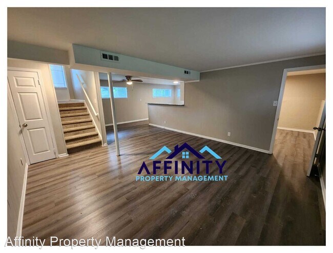 Building Photo - 4 br, 1.5 bath House - 835 Green Oak Ter