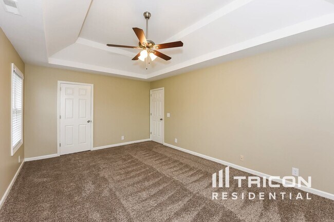 Building Photo - 104 Lindsey Dr