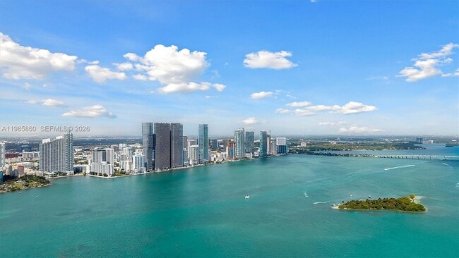 Building Photo - 700 NE 24th St