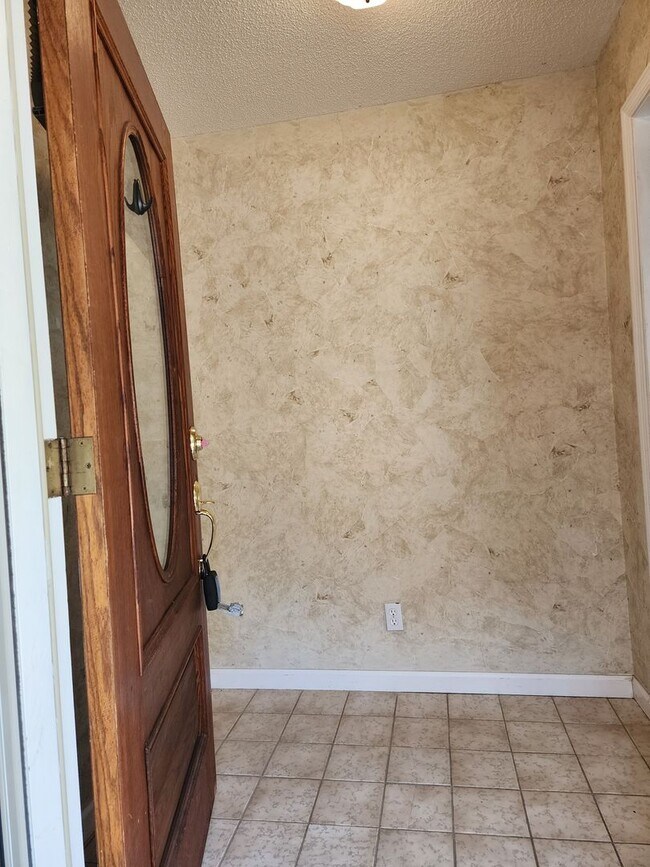 Building Photo - Maryville 37801- 3 bed 2.5 bath condo - call Tom Parry 865-607-3649