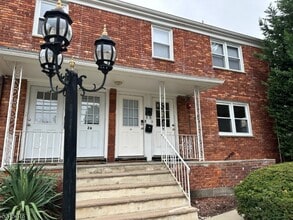 Building Photo - 1 Oak Grove Rd