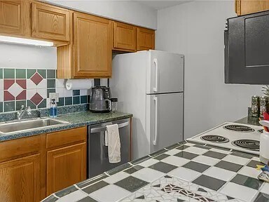 Building Photo - 904 University Oaks Blvd