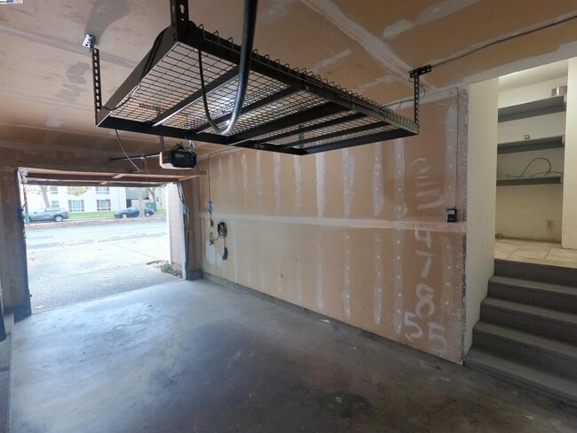 Building Photo - 808 14th St