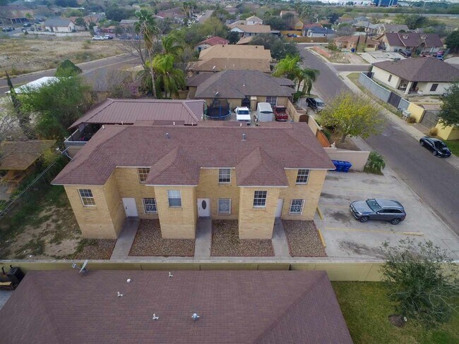 Building Photo - 311 Soria Dr