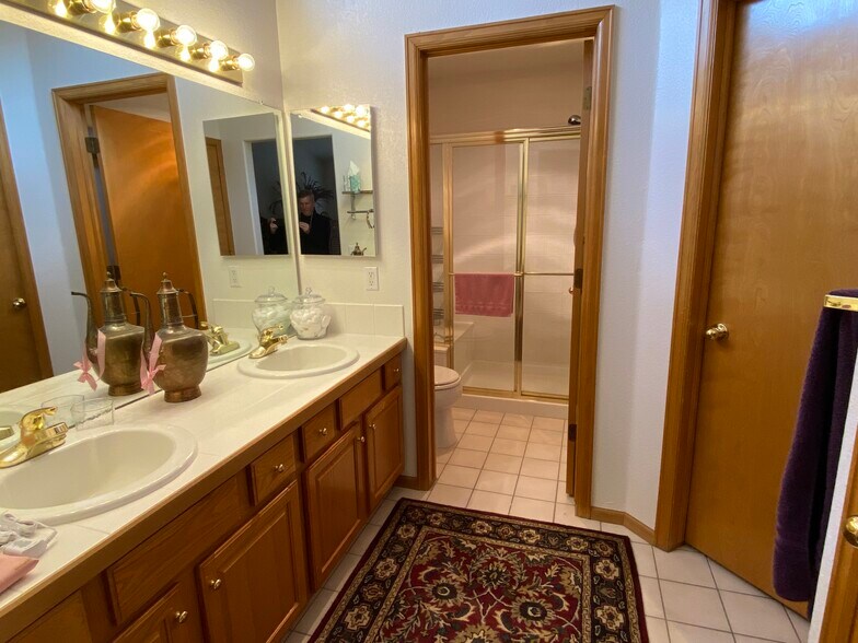 Building Photo - 4794 S Cathay Ct