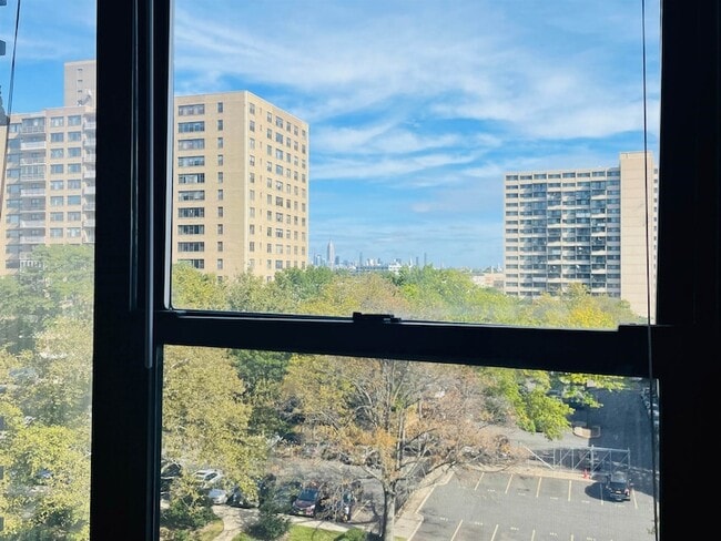 Building Photo - 10 Huron Ave