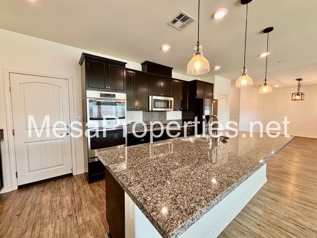 Building Photo - 15595 Sesame Seed Ave