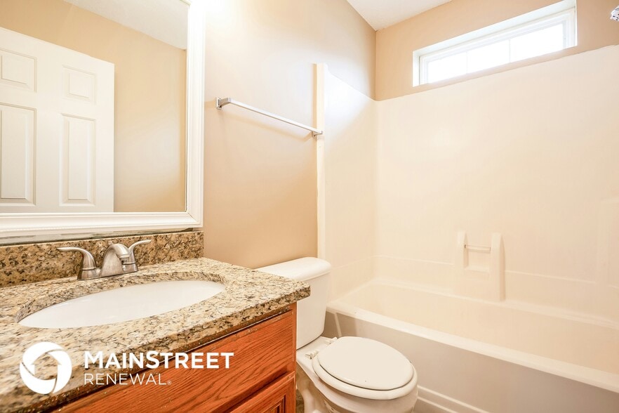 Building Photo - 403 Lake Forest Dr