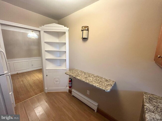 Building Photo - 1223 Drexel Ave