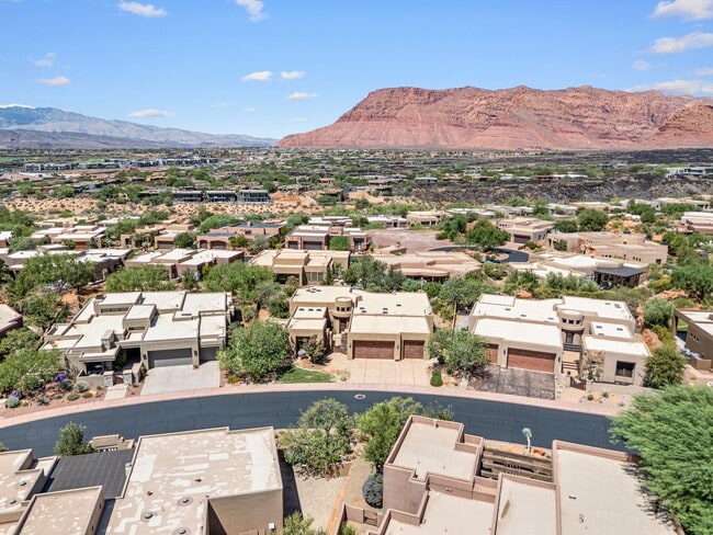 Building Photo - 3052 Snow Canyon Pkwy
