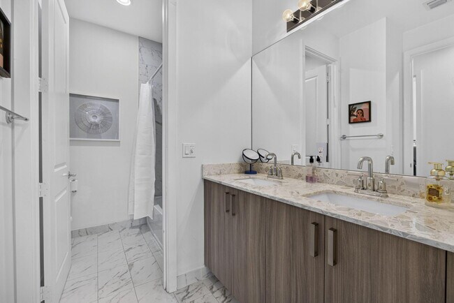 Building Photo - 1431 Pioneer Way