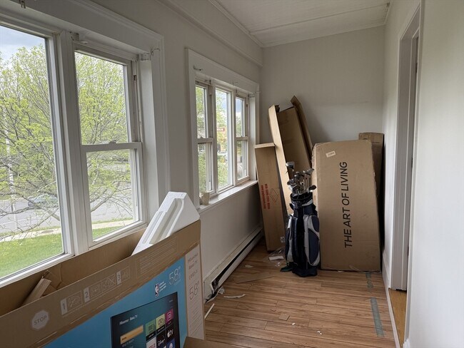 Building Photo - 607 Fellsway