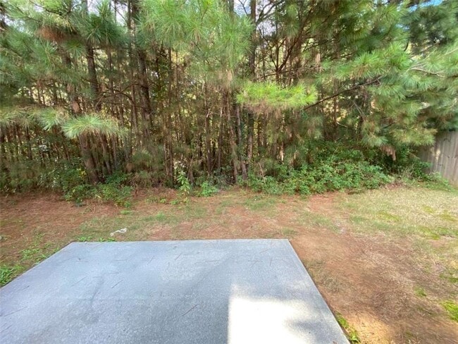 Building Photo - 701 Walnut Woods Dr