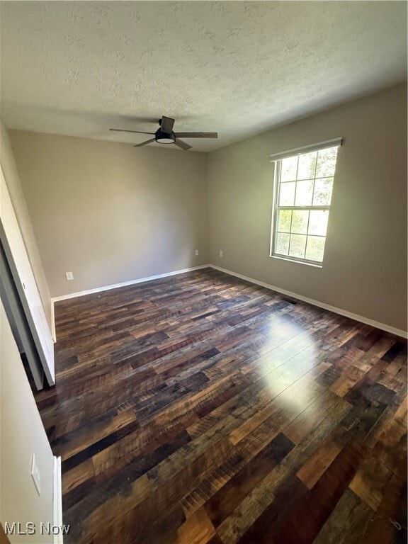 Building Photo - 3542 Chesapeake Dr