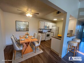 Building Photo - ***Move in Special*** Nice 2 bed 2 bath Co...