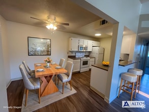 Building Photo - Nice 2 bed 2 bath Condo