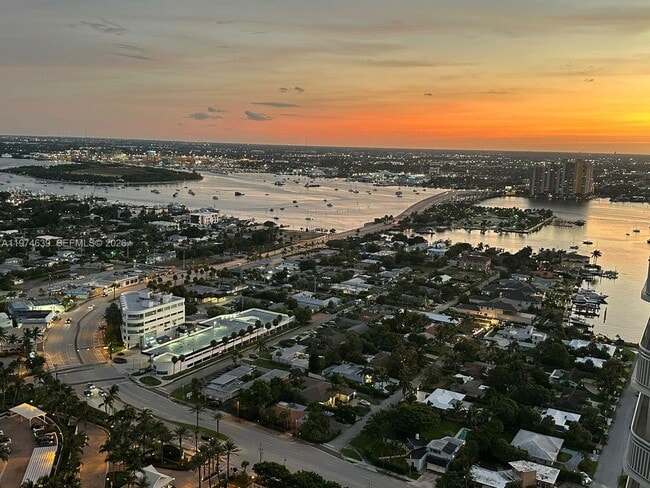 Building Photo - 3000 N Ocean Dr