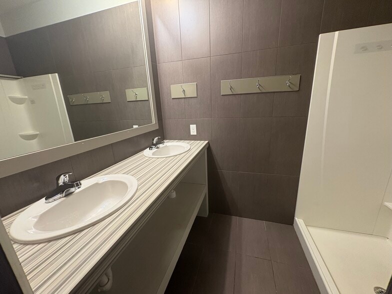 Building Photo - 457 4th St NW