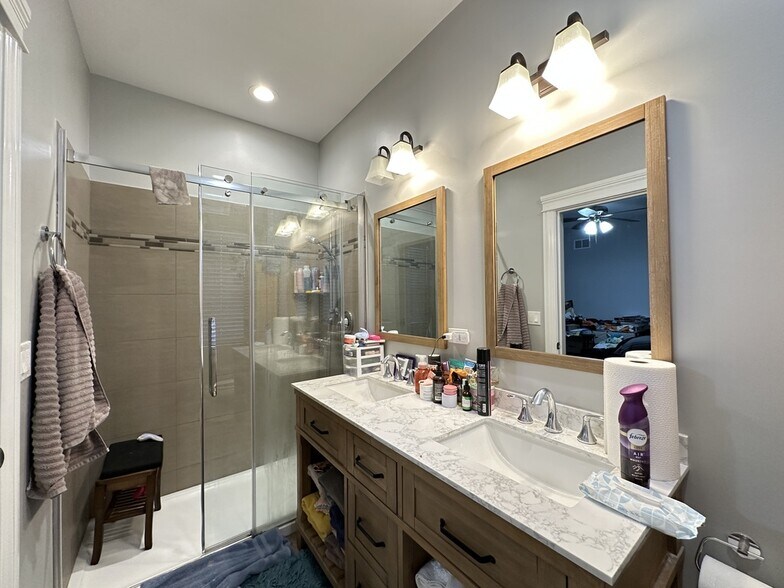 Building Photo - 4117 S Michigan Ave