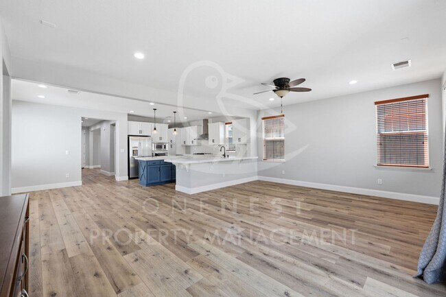 Building Photo - 2127 Ranch View Dr