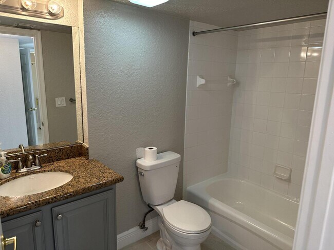 Building Photo - 1801 N Flagler Dr