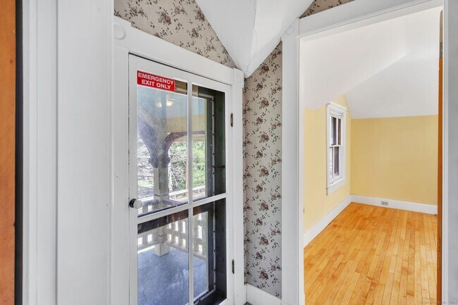 Building Photo - 46 Highland Terrace