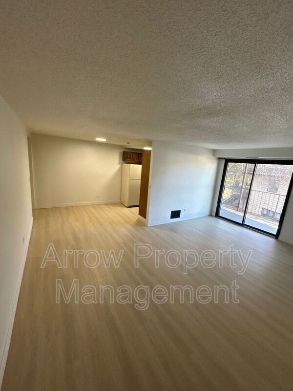 Building Photo - 207 E Arbor Ave