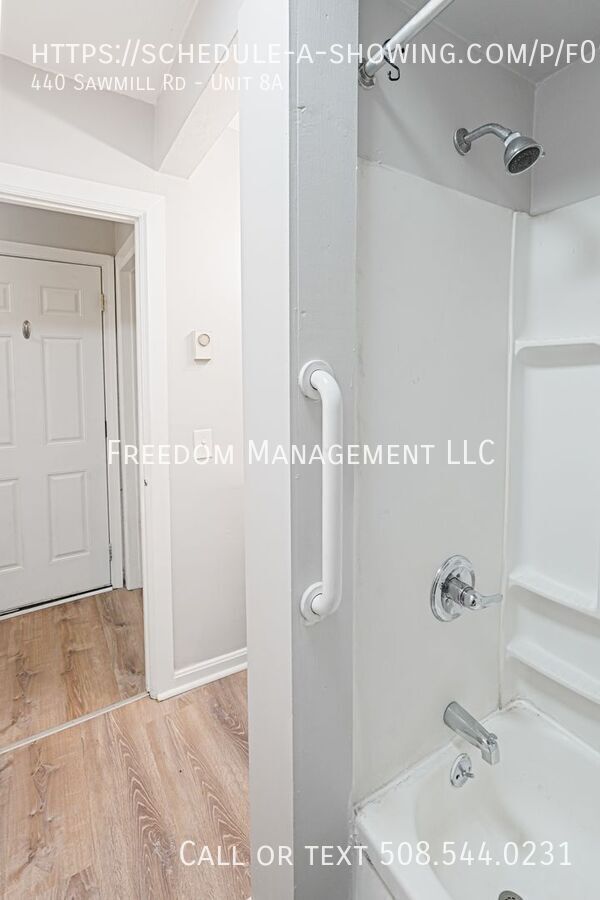 Building Photo - 440 Sawmill Rd