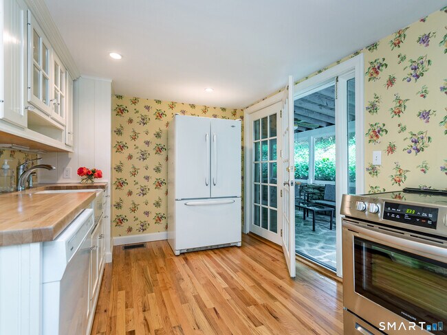 Building Photo - 61 Curtiss Rd