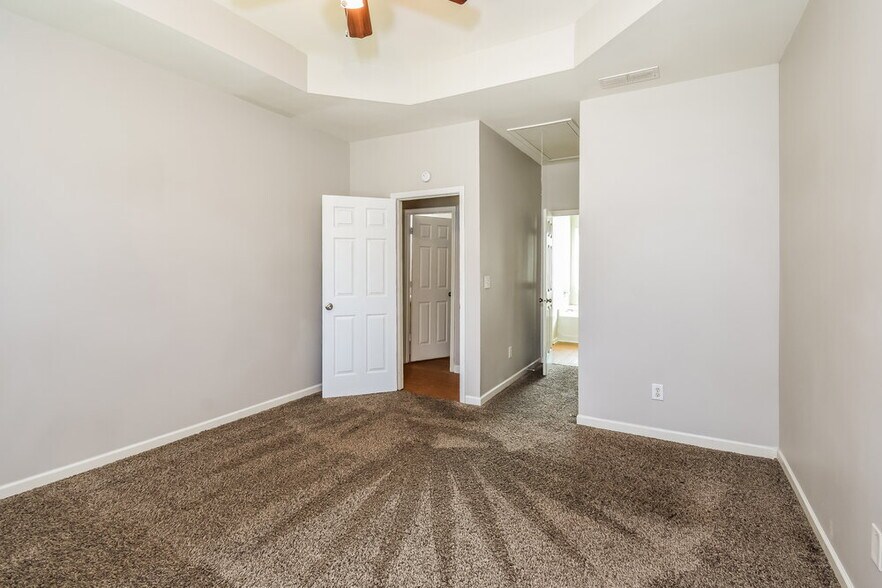 Building Photo - 204 Happy Trail