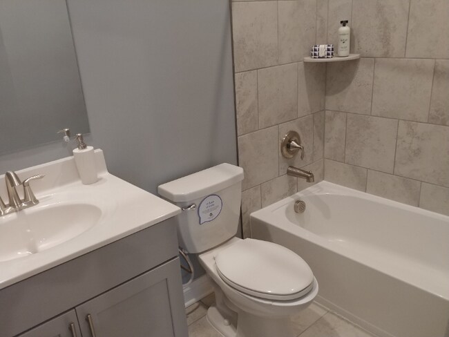 Building Photo - 1423 Onnesta Ct