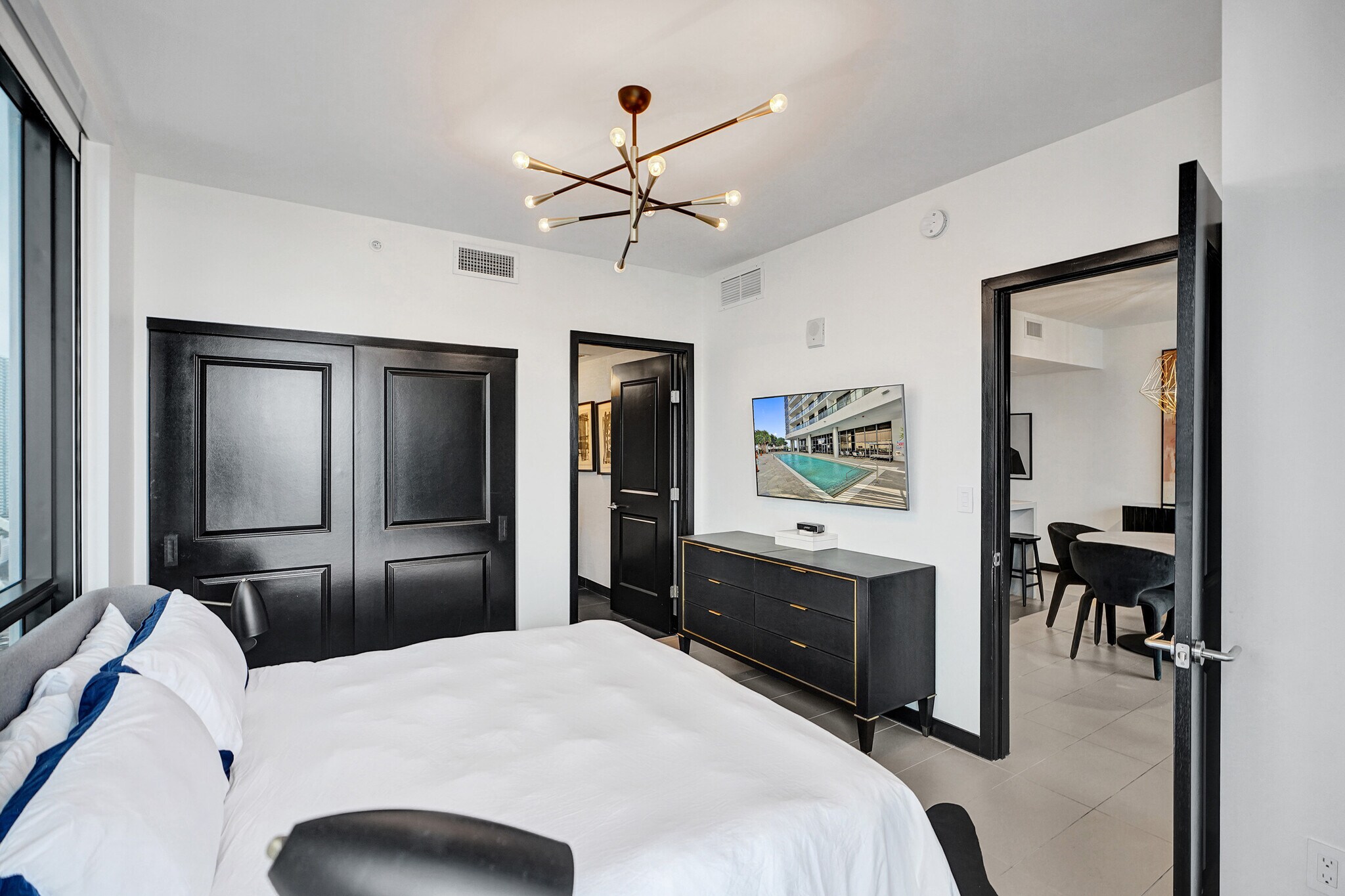 Building Photo - 1600 NE 1st Ave