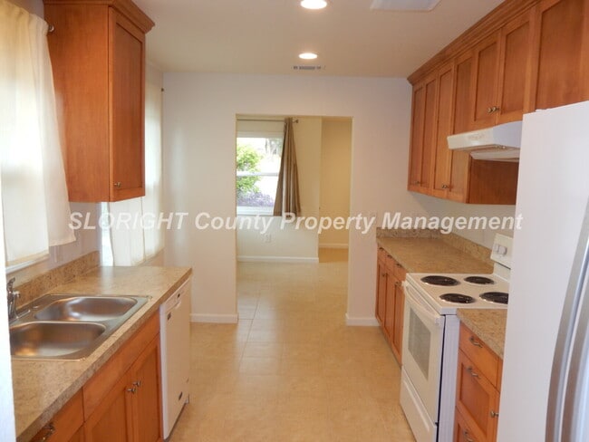 Building Photo - AVAILABLE AUGUST- Recently Remodeled - 1 Block from Poly